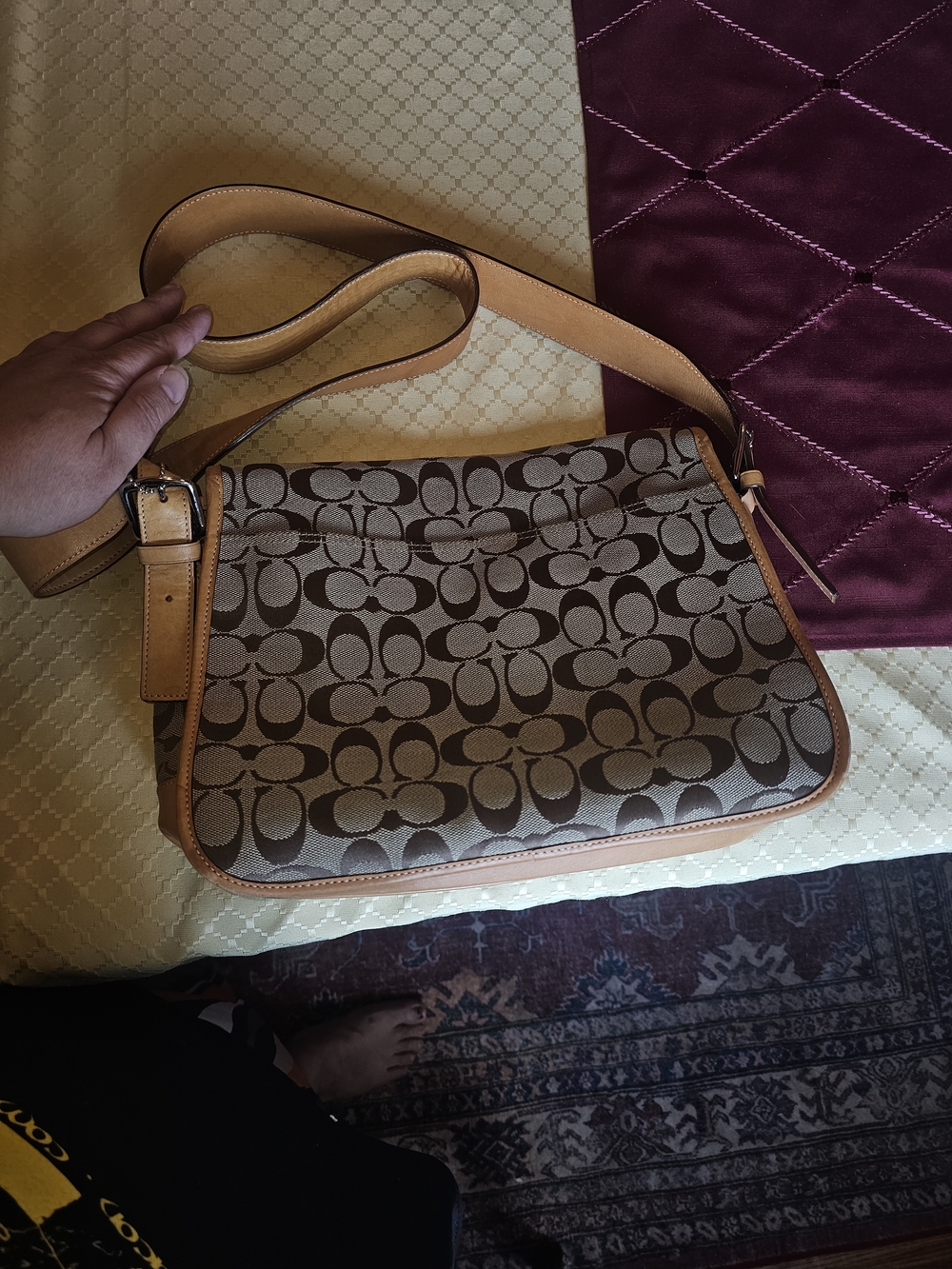 Authentic 2001 Coach Hampton Crossbody Bag - 12"x9"x4" - Picture 6 of 11